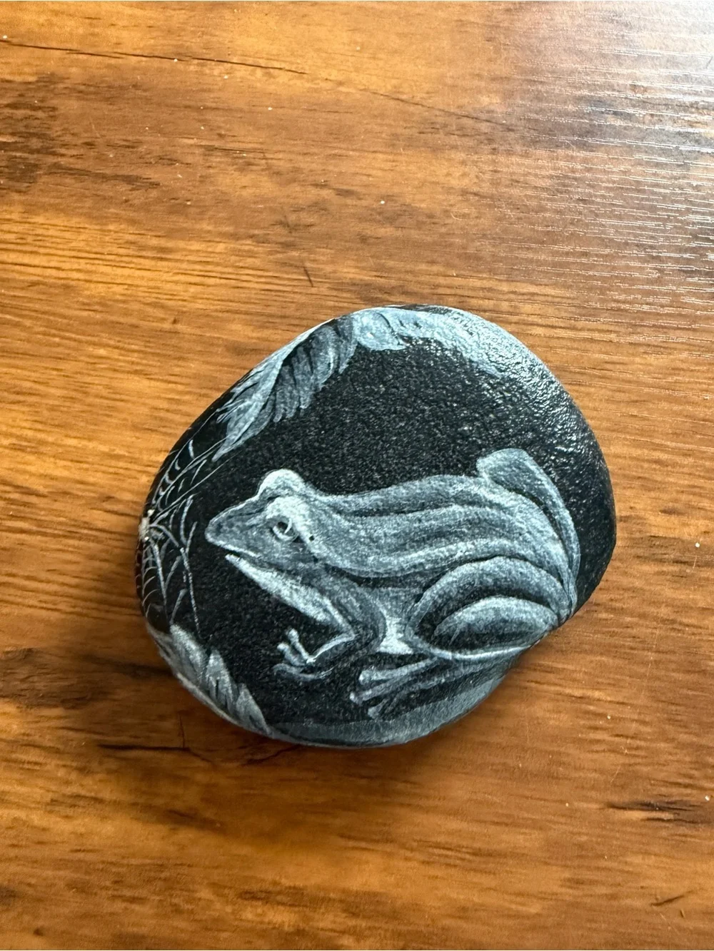 Hand-Painted Black Frog Rock - Decorative Reptile Accent